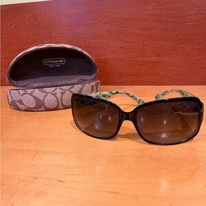 Coach Ginger black and Green sunglasses